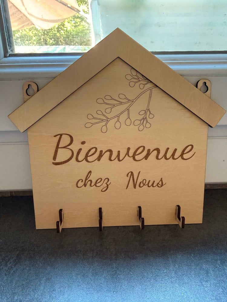 Support Porte-Clés en Bois Gravé – Maison Chic avec 4 Crochets Pratiques - Douce gravure