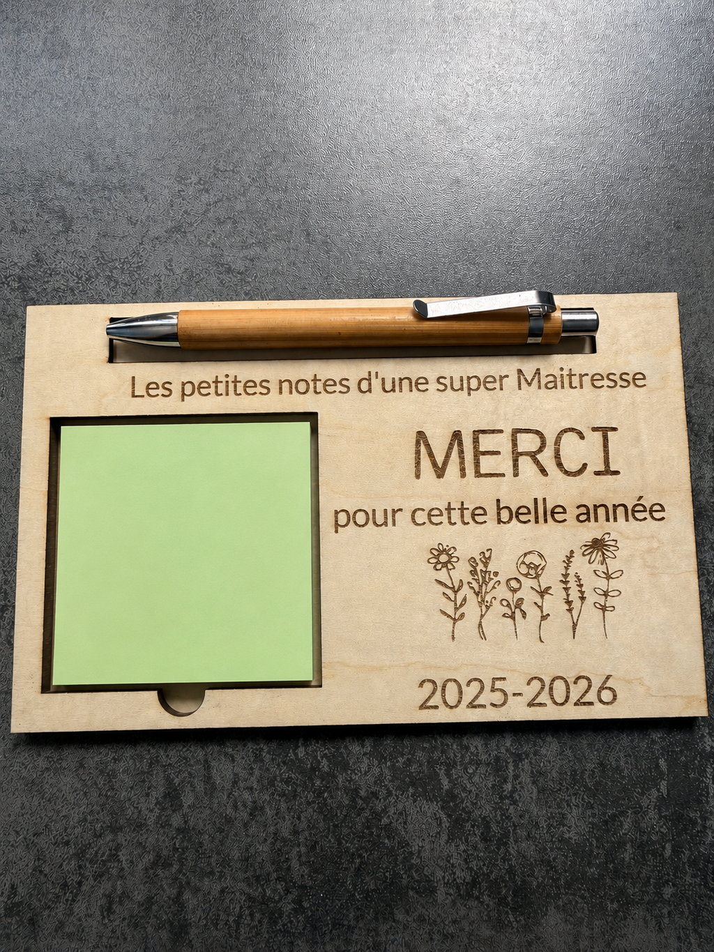 Cadre Maîtresse – Cadeau de Fin d'Année avec Stylo et Bloc-Note Gravé