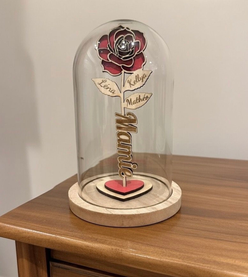 Rose sous Cloche Personnalisable – Prénoms Gravés sur les Feuilles